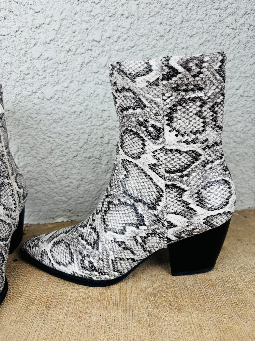 UMA Snake Boots