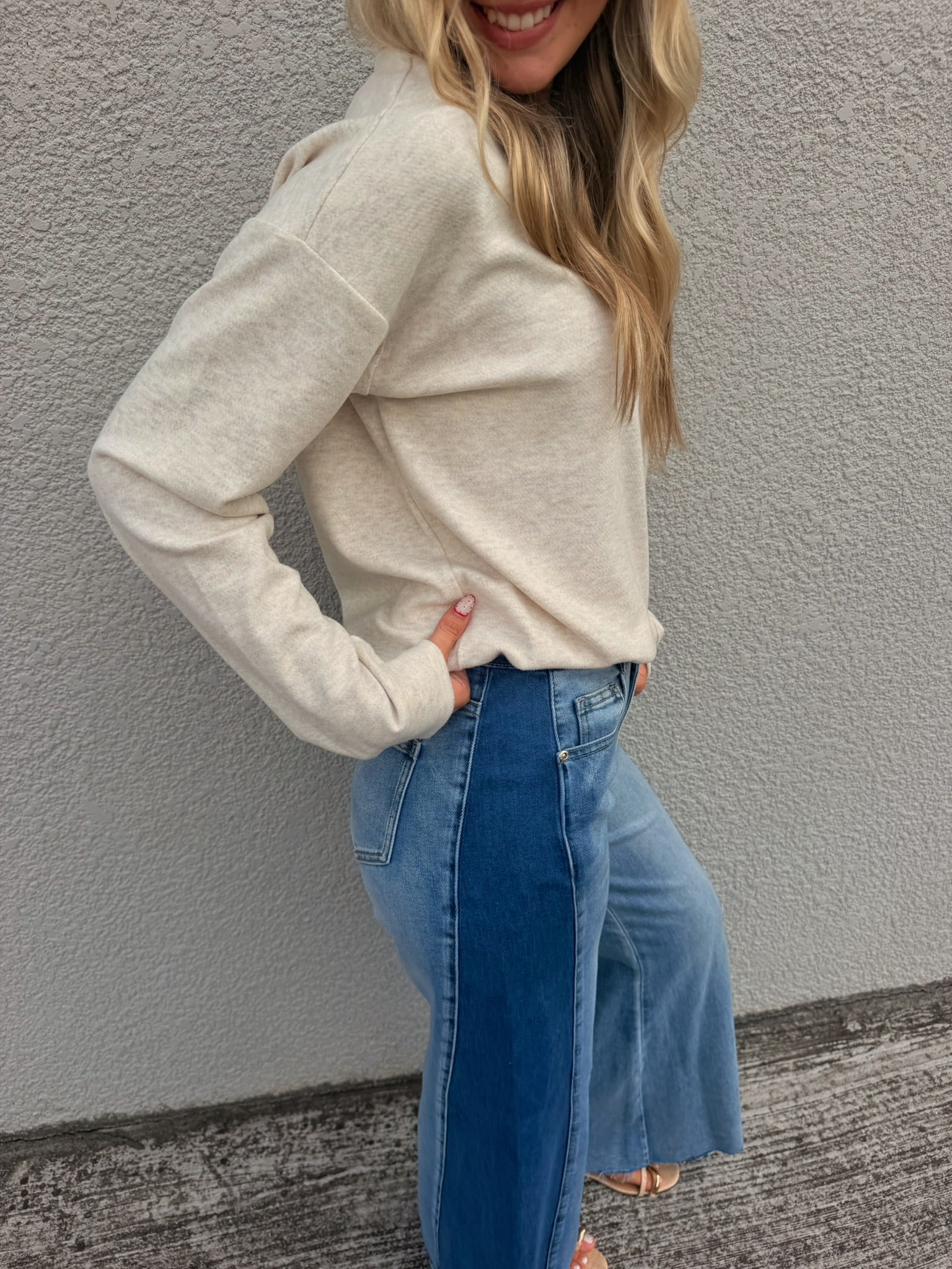 Crest Collard Pullover