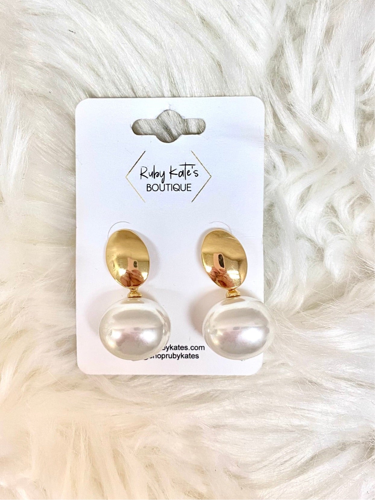 Pearl and Gold Earring
